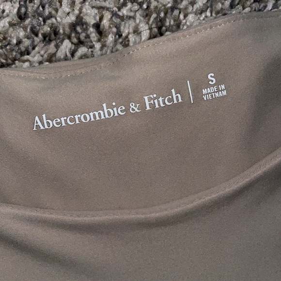Abercrombie & Fitch Long Sleeve Top NWT - Picture 3 of 4